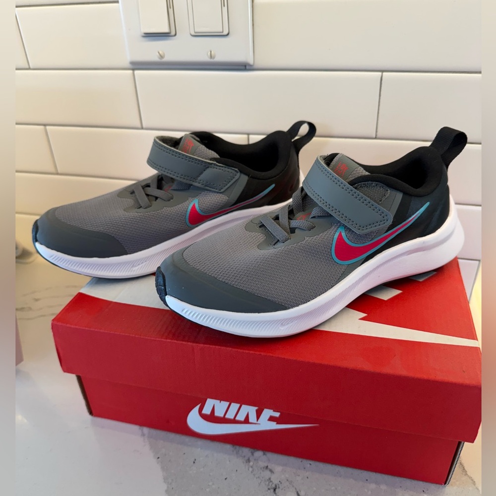 Nike Omni Multi-Court 
NWT